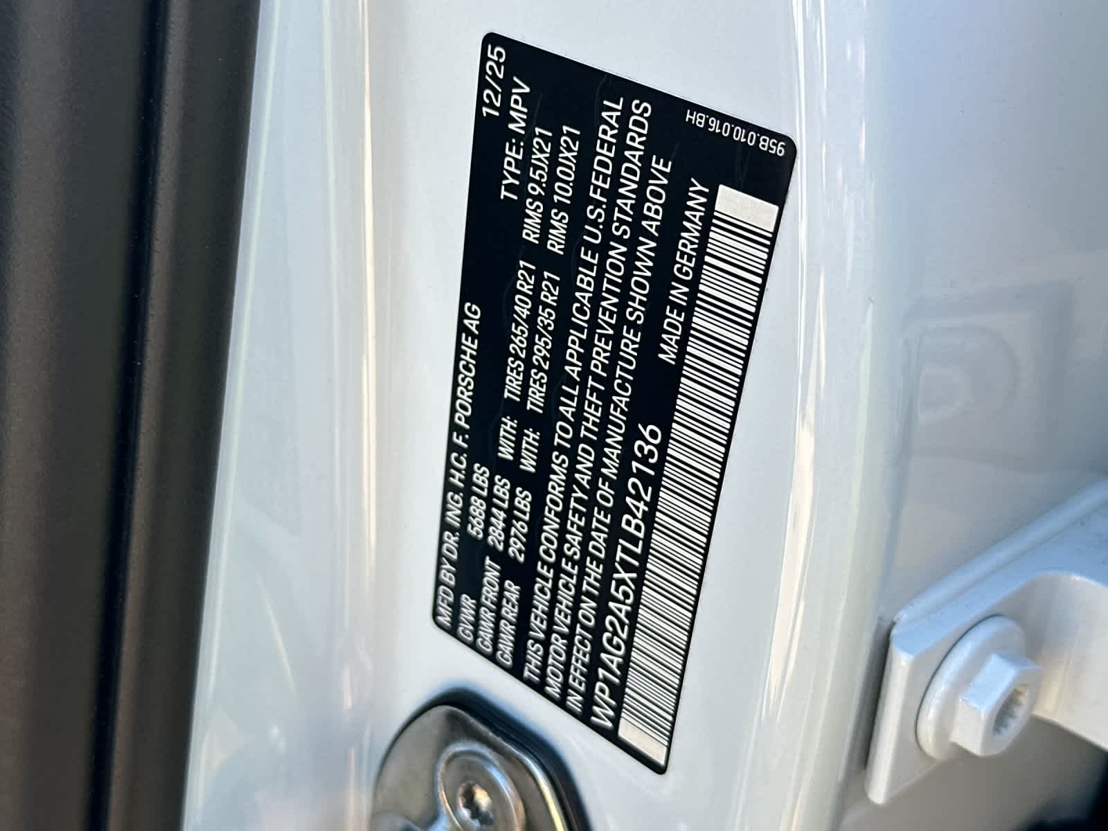 Thumbnail: 2026 Porsche Macan - 33