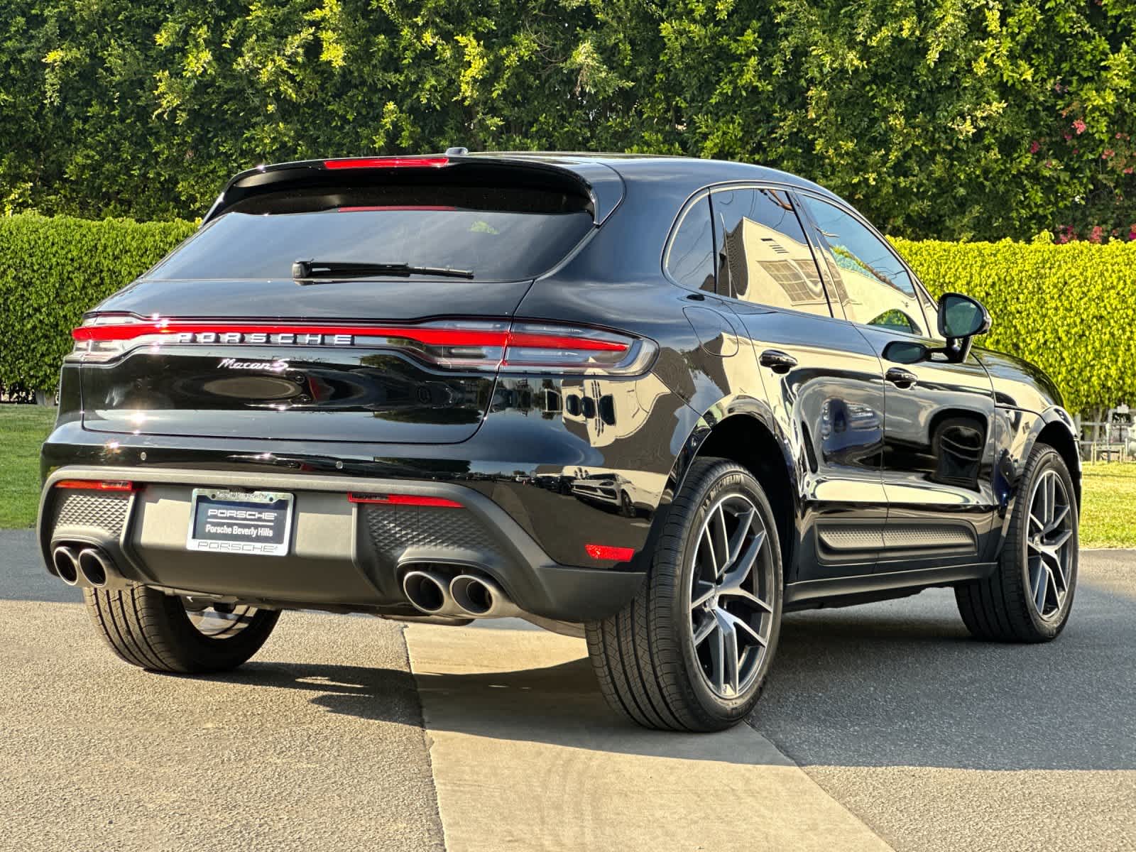 Thumbnail: 2026 Porsche Macan - 8
