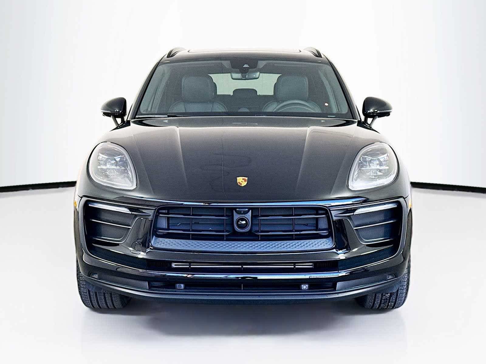 Thumbnail: 2026 Porsche Macan - 6