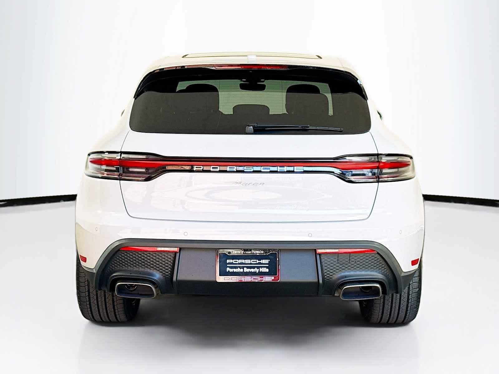 Thumbnail: 2026 Porsche Macan - 10