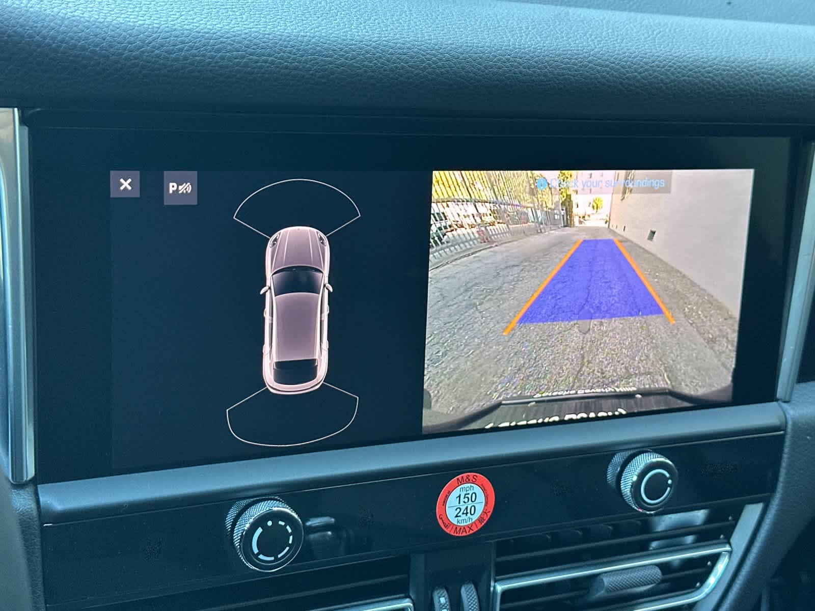 Thumbnail: 2025 Porsche Macan - 22