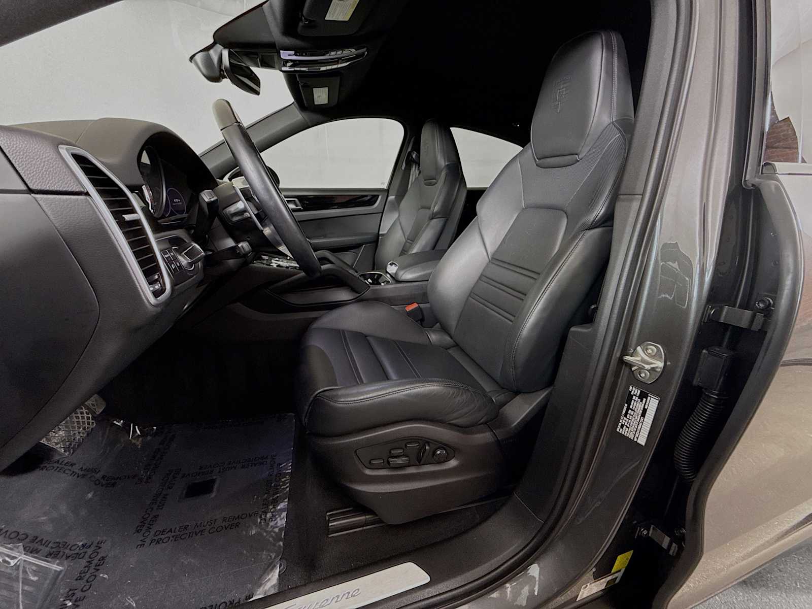 Thumbnail: 2022 Porsche Cayenne - 9