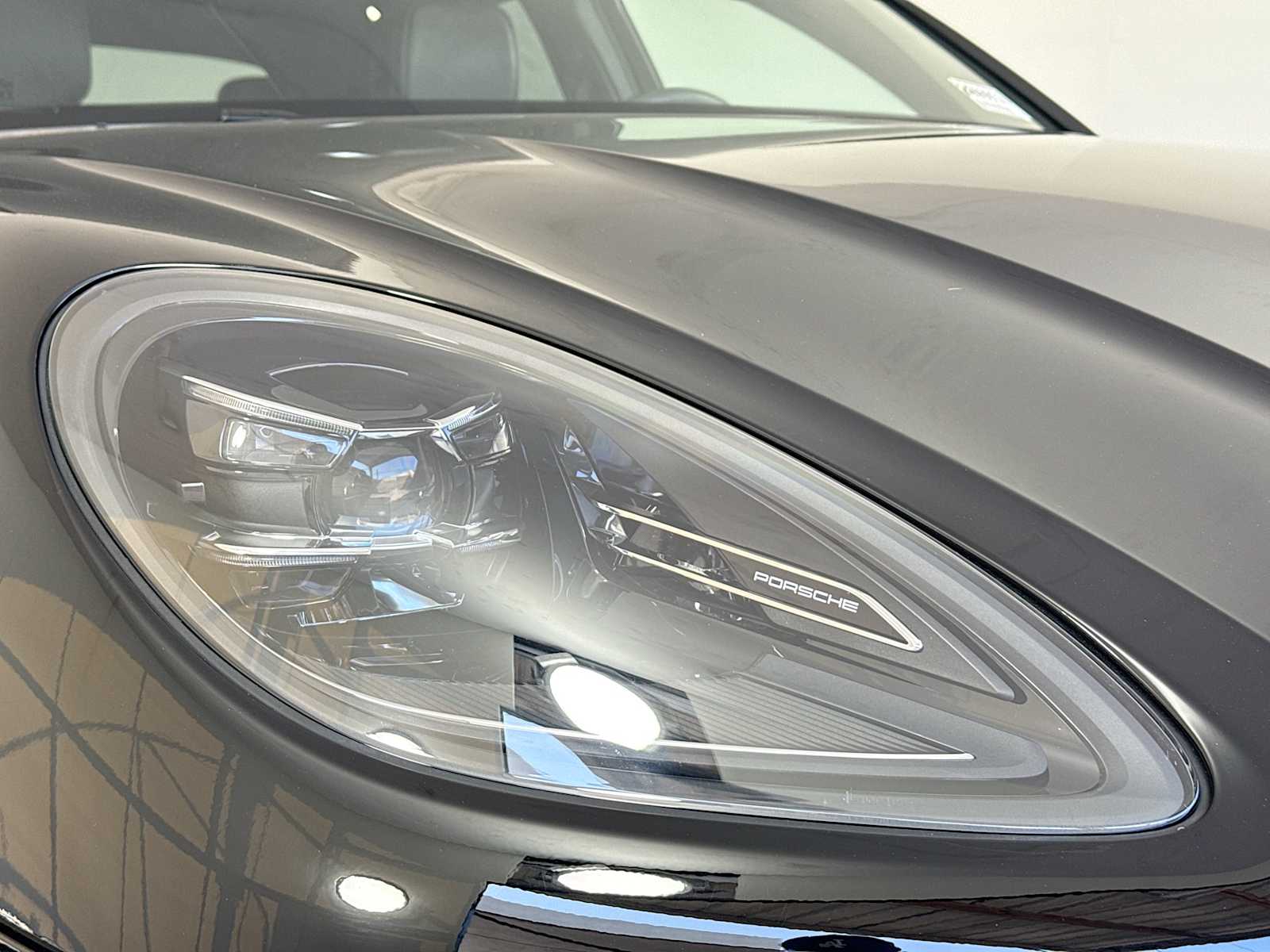 Thumbnail: 2025 Porsche Macan - 28