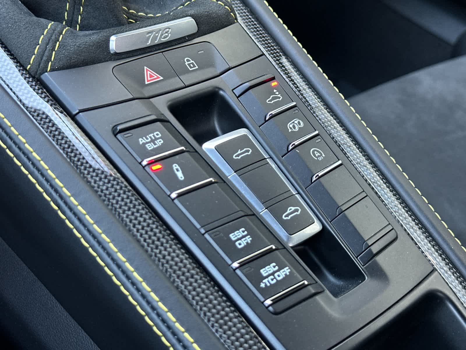 Thumbnail: 2022 Porsche  - 29