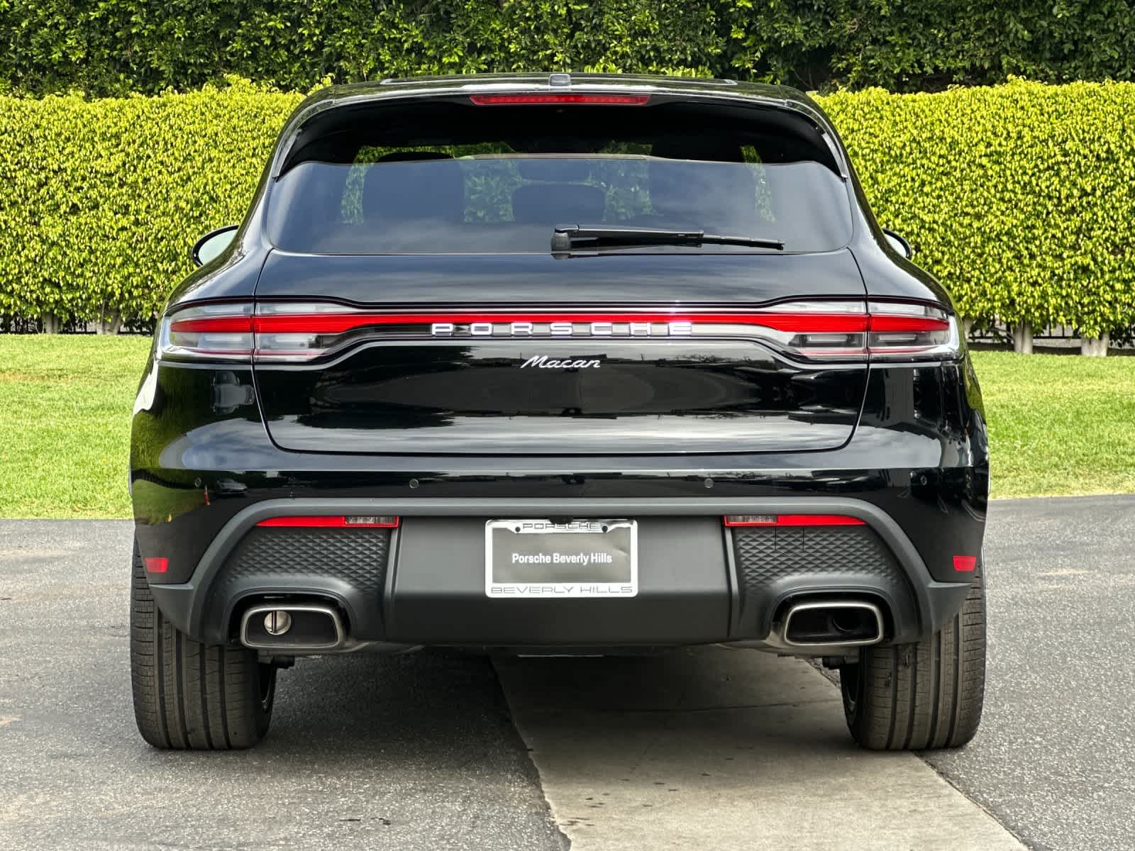 Thumbnail: 2026 Porsche Macan - 7