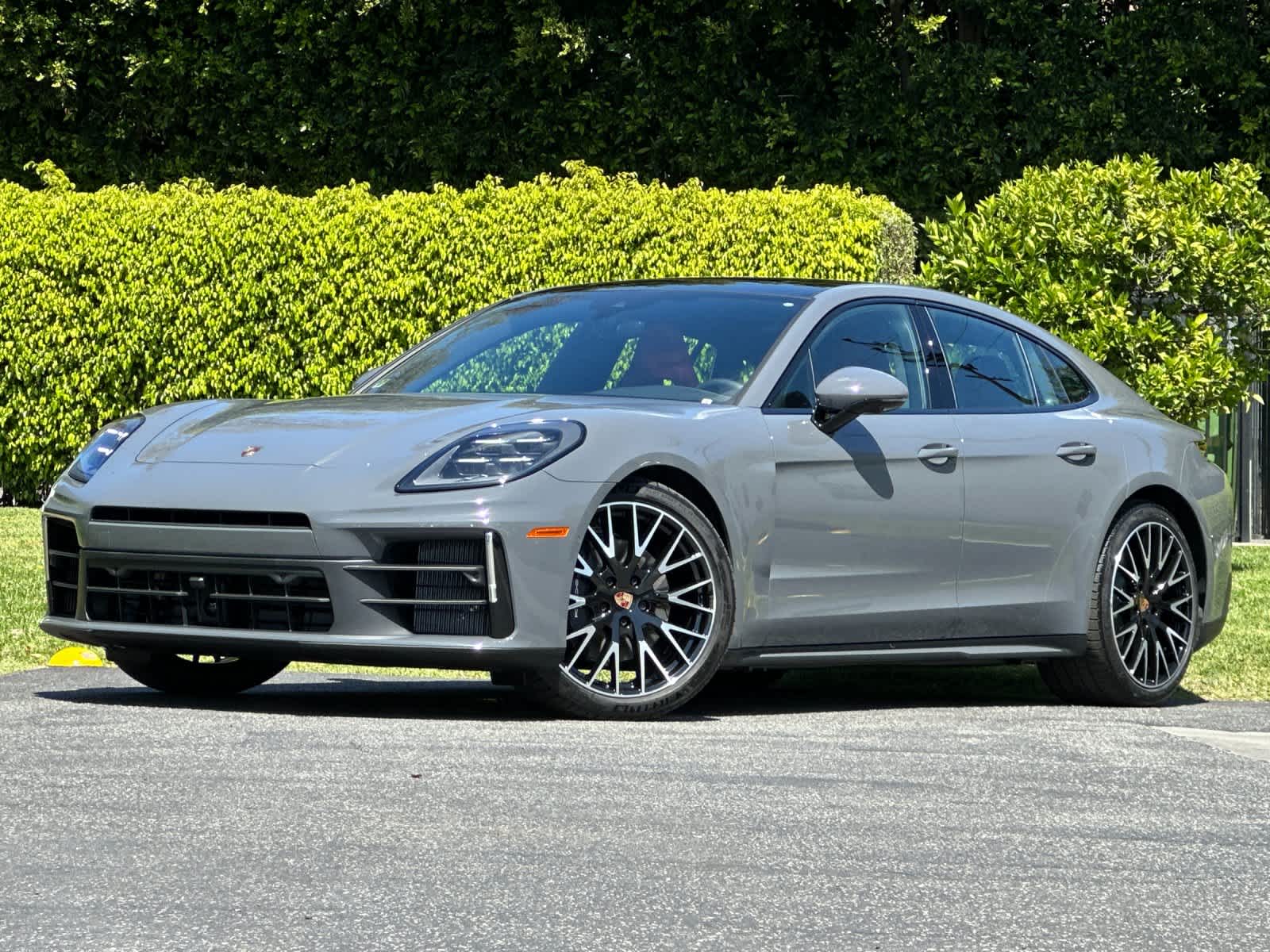 Thumbnail: 2026 Porsche Panamera - 1