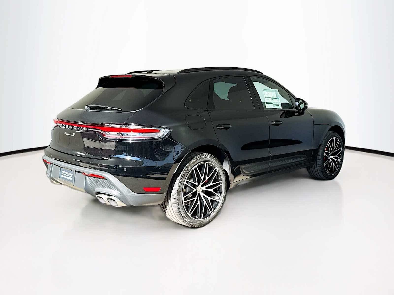 Thumbnail: 2026 Porsche Macan - 9