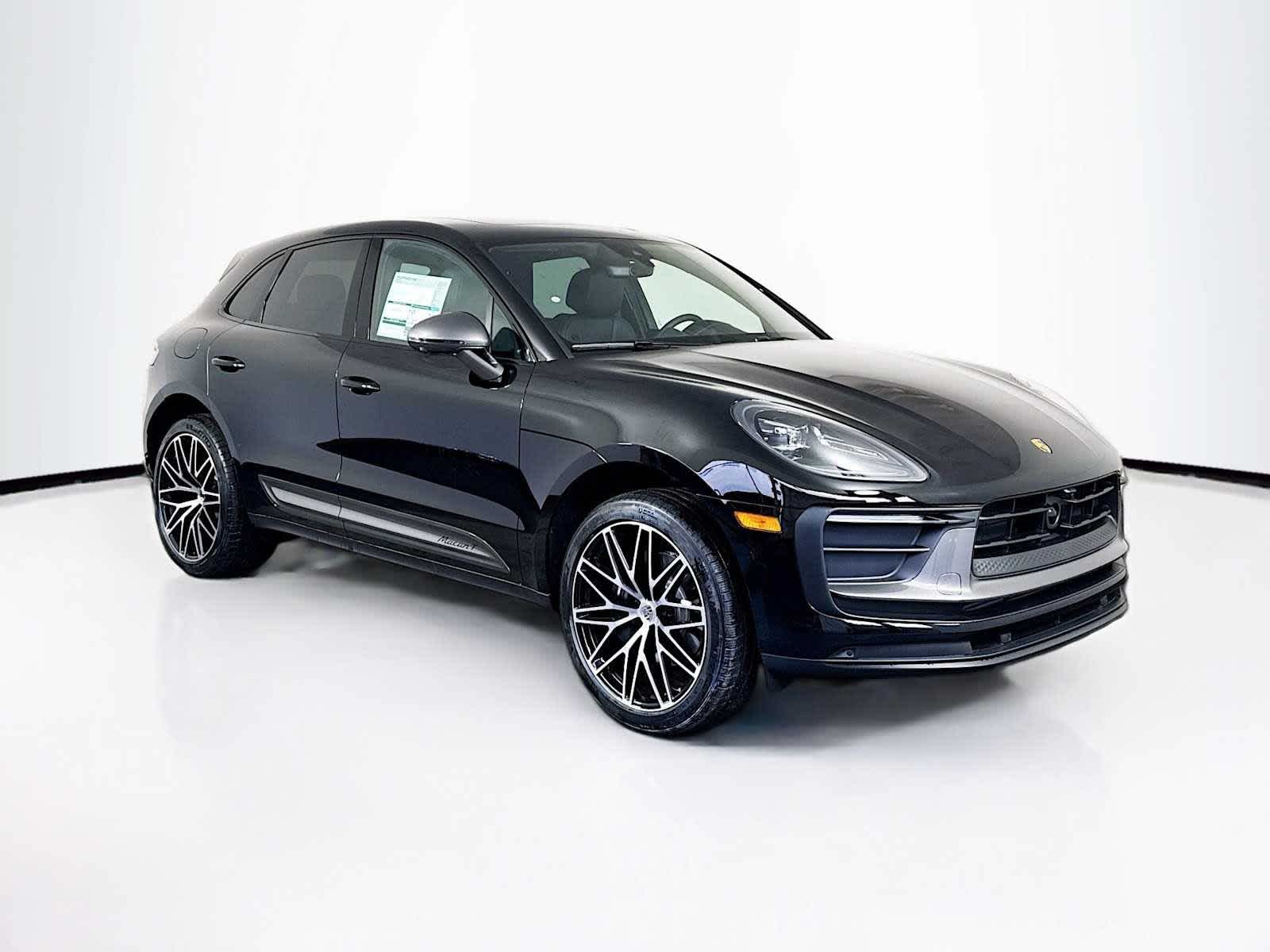 Thumbnail: 2026 Porsche Macan - 7