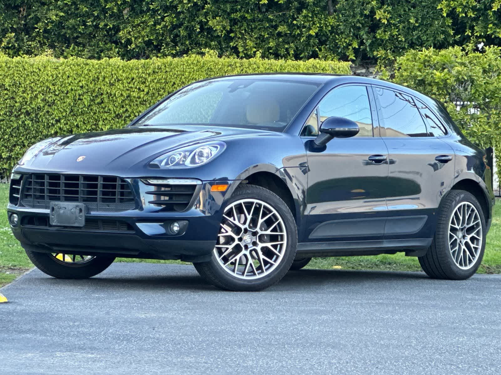 Thumbnail: 2018 Porsche Macan - 1