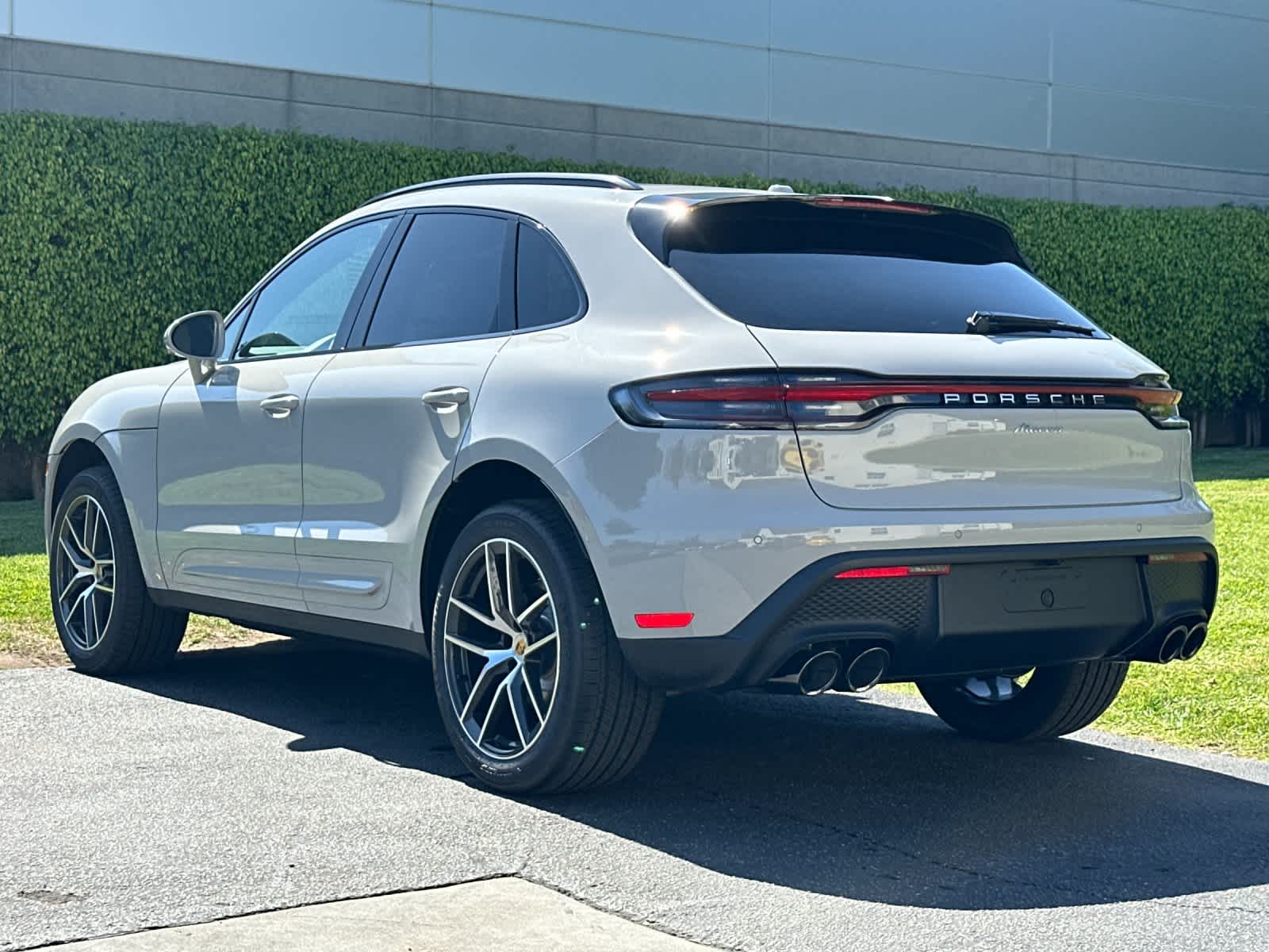 Thumbnail: 2026 Porsche Macan - 3