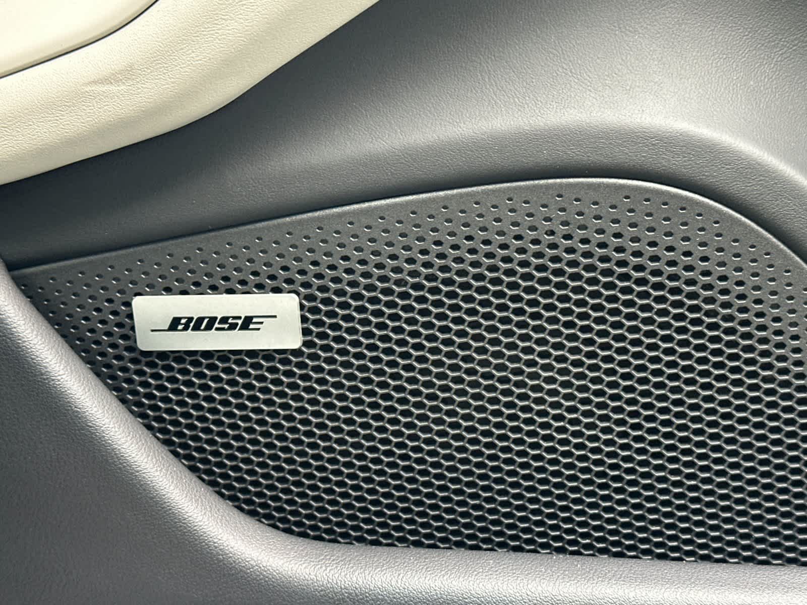 Thumbnail: 2022 Porsche Taycan - 19