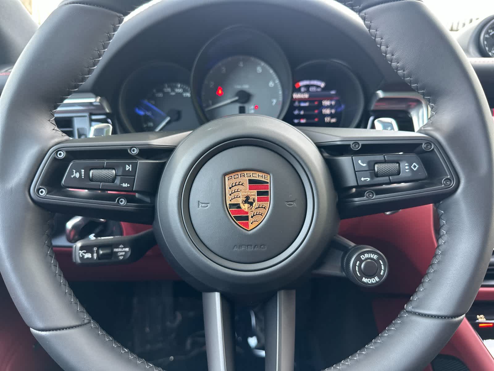 Thumbnail: 2026 Porsche Macan - 26