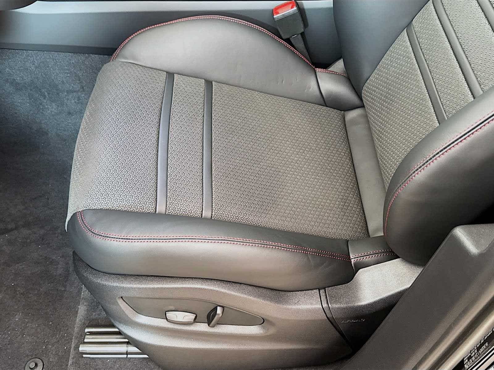 Thumbnail: 2026 Porsche Cayenne - 15