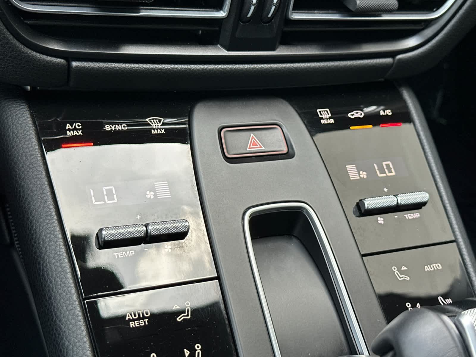 Thumbnail: 2025 Porsche Macan - 23