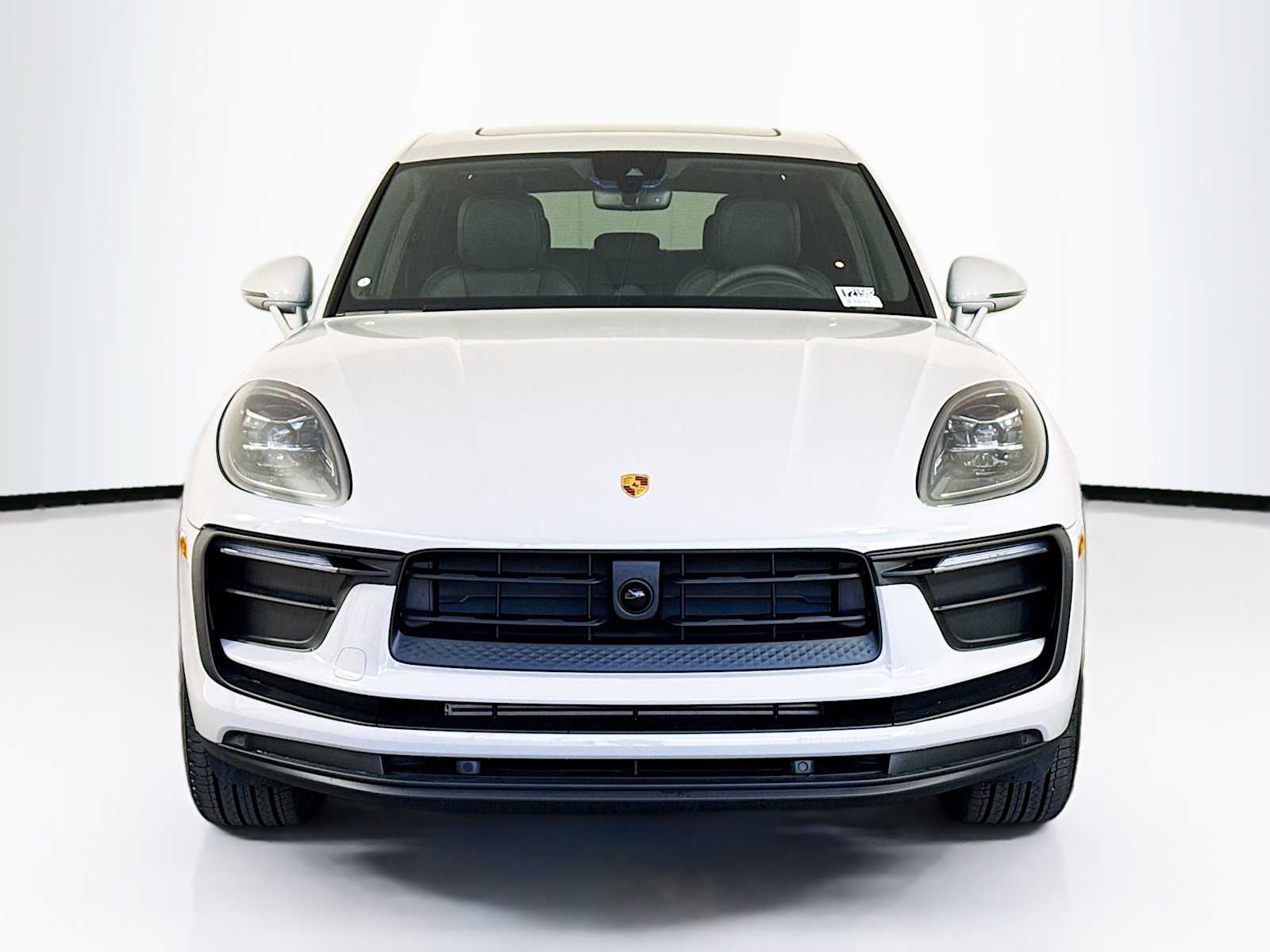 Thumbnail: 2026 Porsche Macan - 6