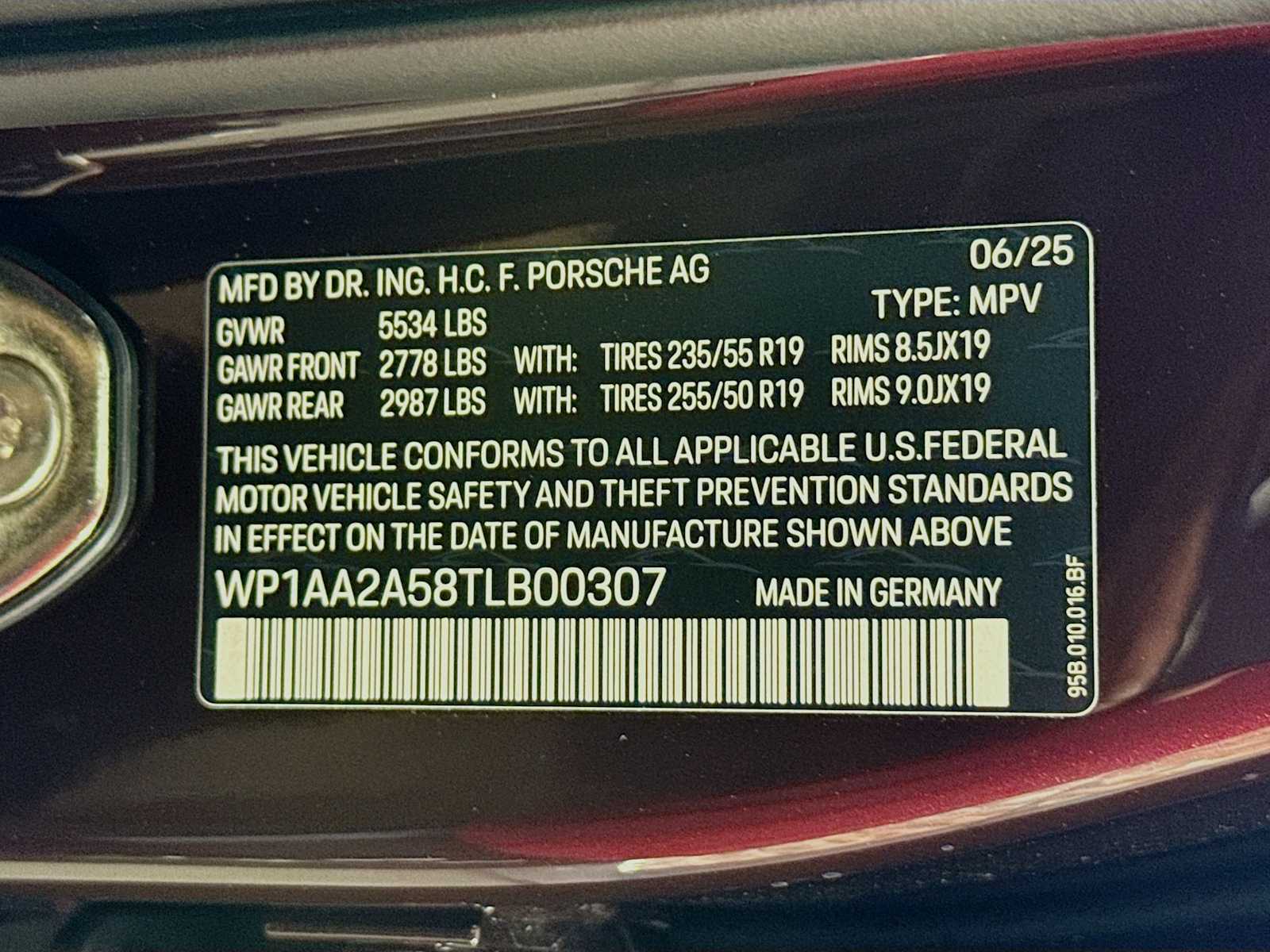 Thumbnail: 2026 Porsche Macan - 25