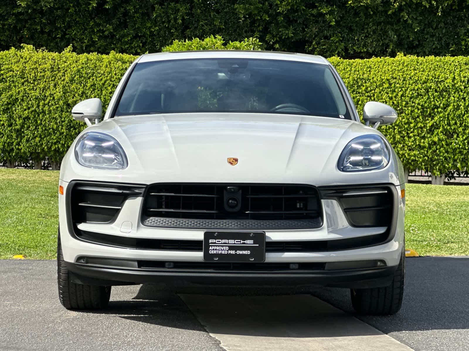 Thumbnail: 2025 Porsche Macan - 11