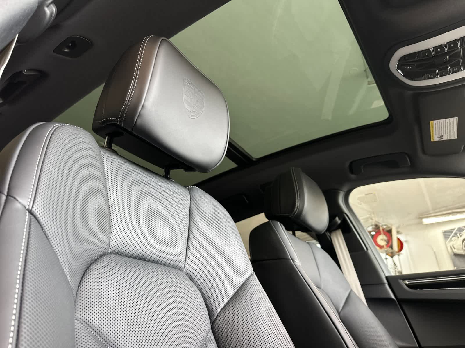 Thumbnail: 2026 Porsche Macan - 18