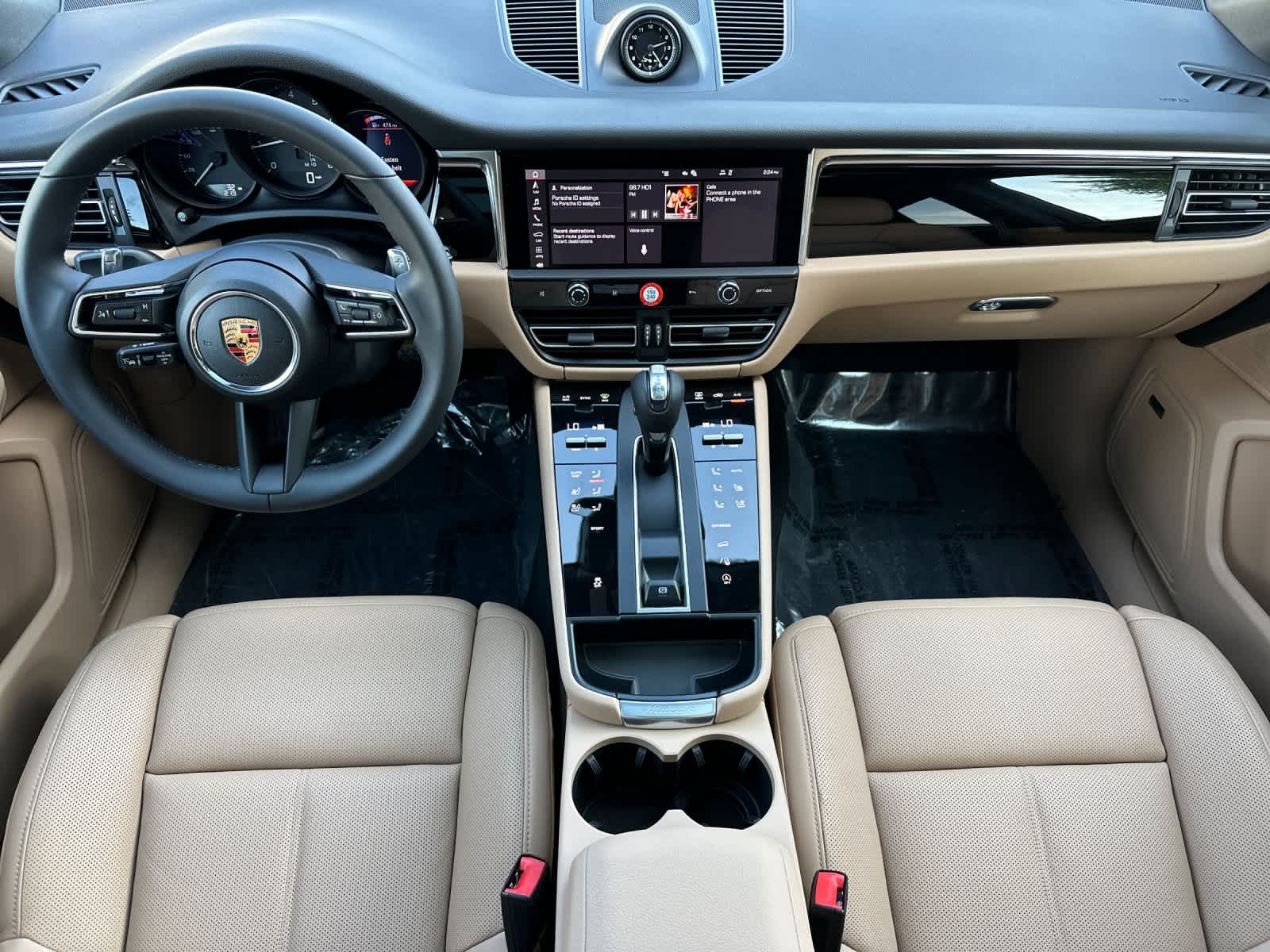 Thumbnail: 2026 Porsche Macan - 6