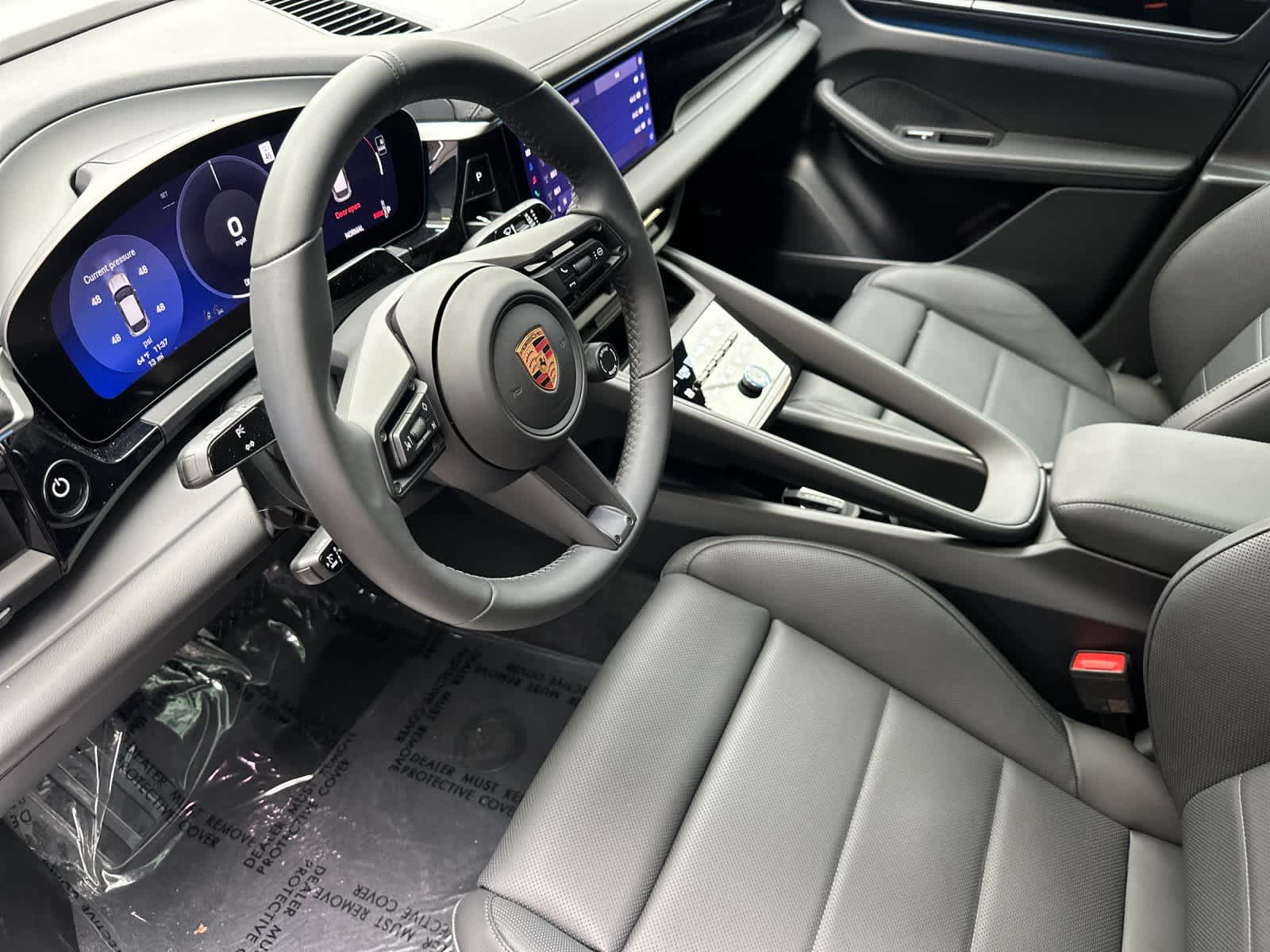 Thumbnail: 2026 Porsche Macan - 4