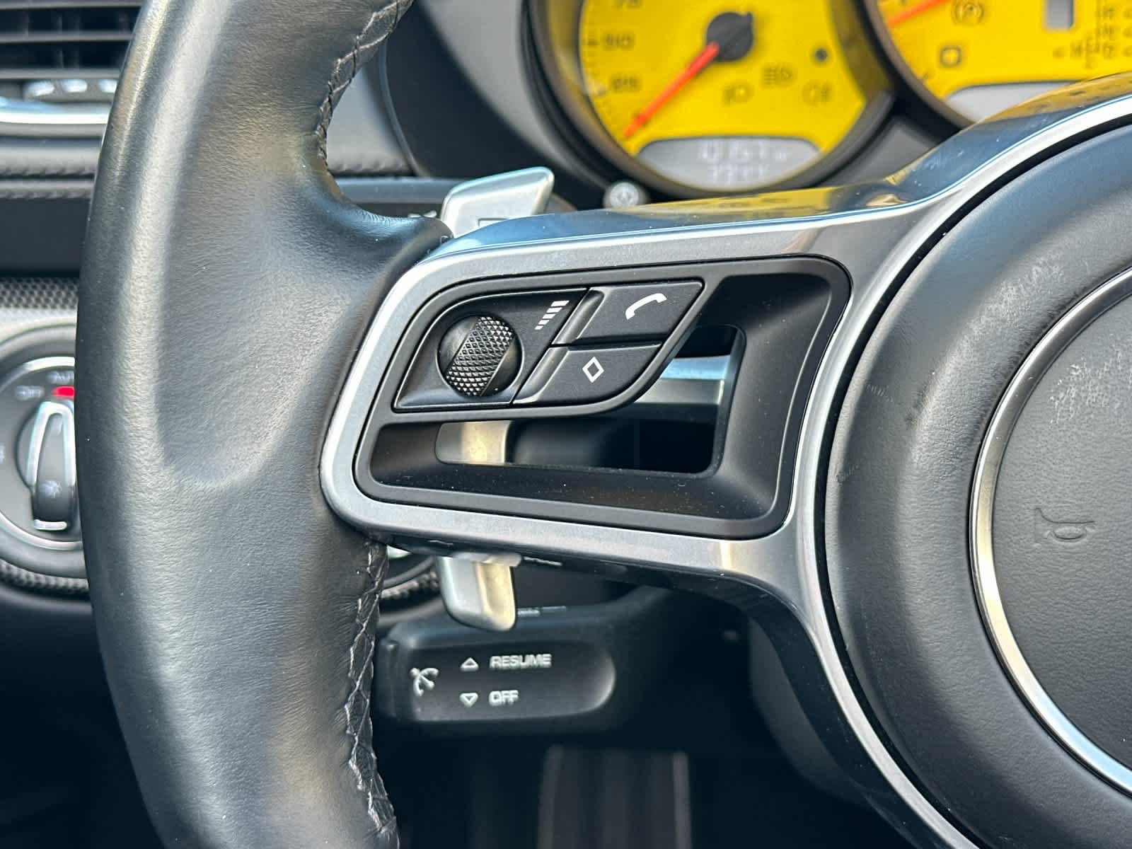 Thumbnail: 2023 Porsche 718 Boxster - 23