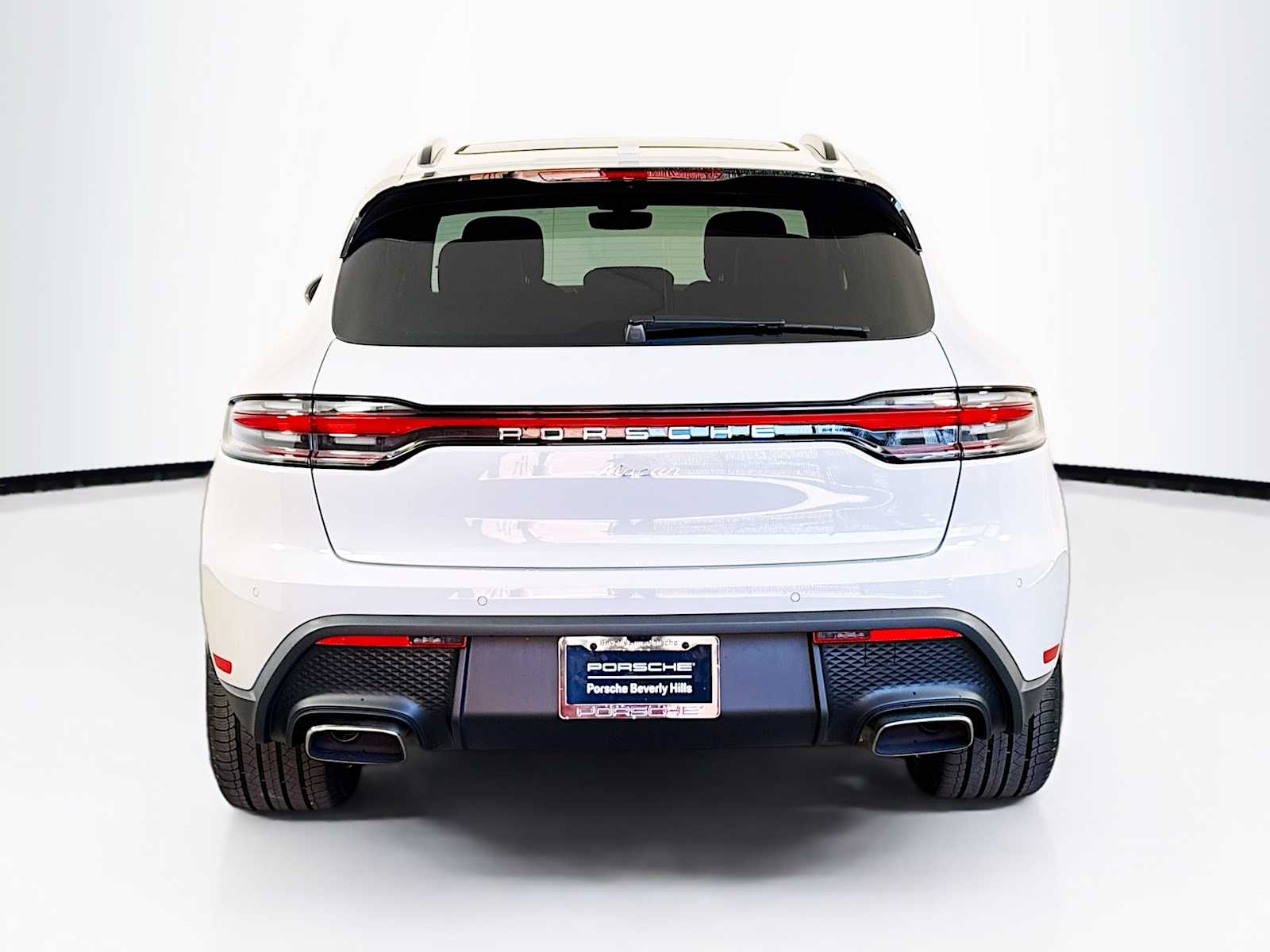 Thumbnail: 2026 Porsche Macan - 10