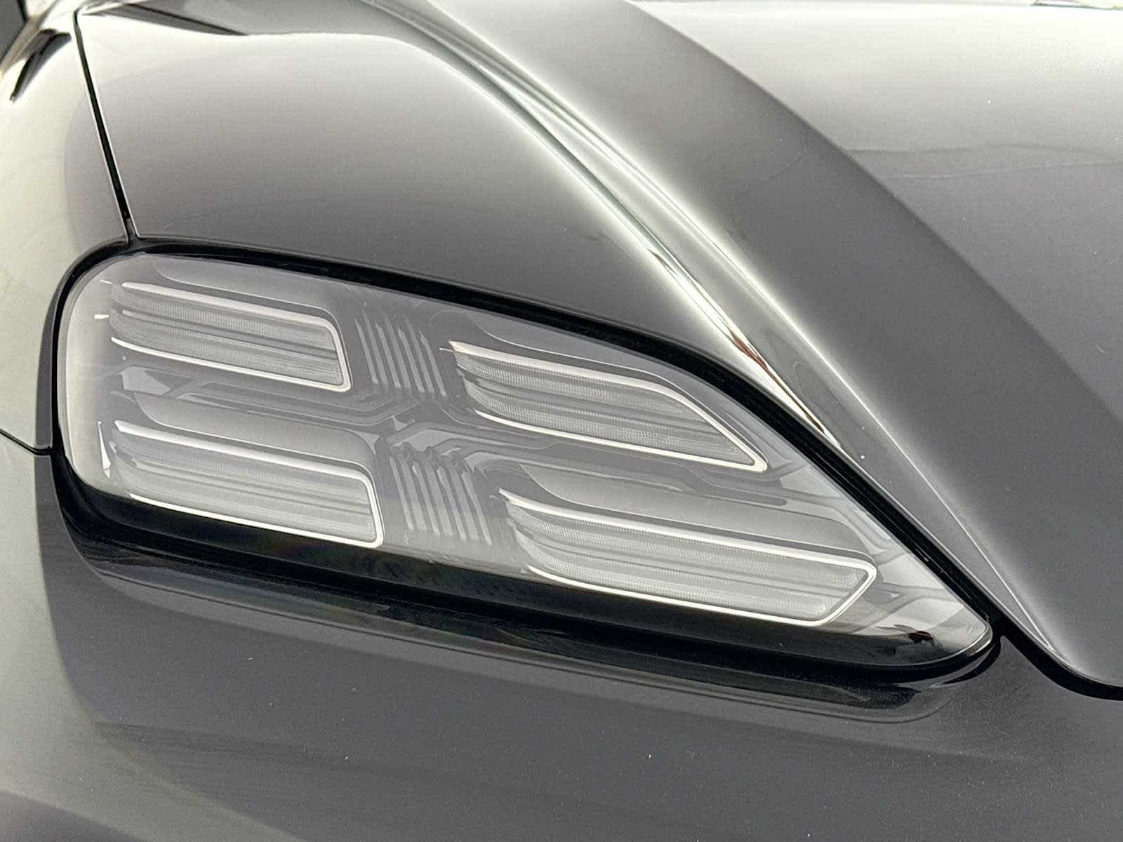 Thumbnail: 2025 Porsche Macan - 28