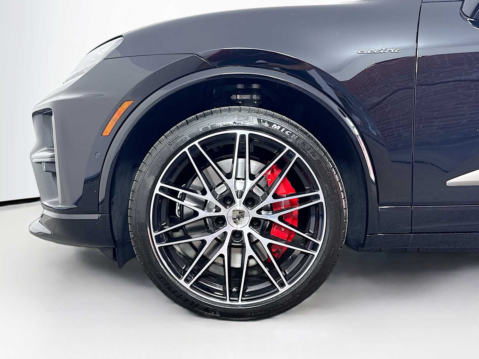 Thumbnail: 2025 Porsche Macan - 18