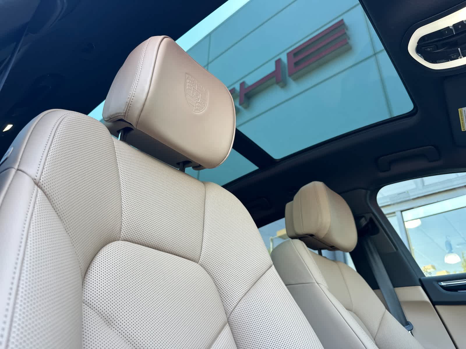 Thumbnail: 2026 Porsche Macan - 18