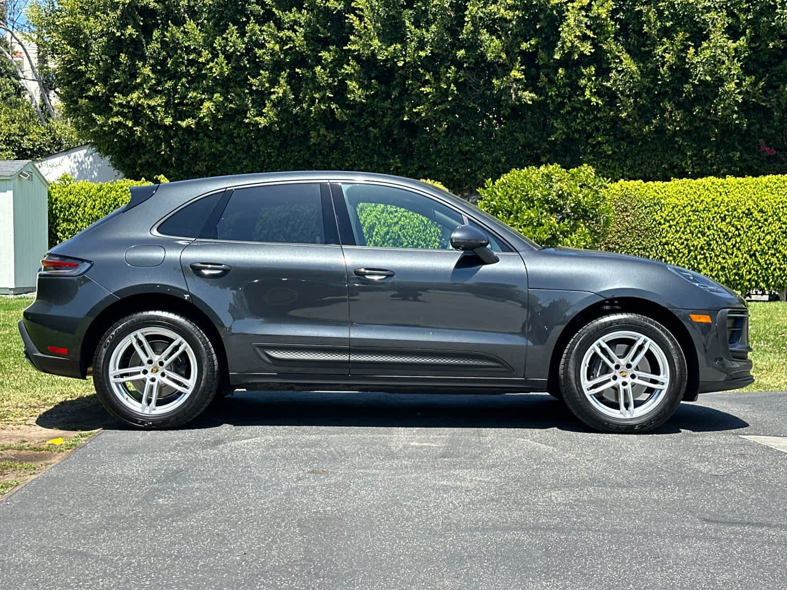 Thumbnail: 2025 Porsche Macan - 9