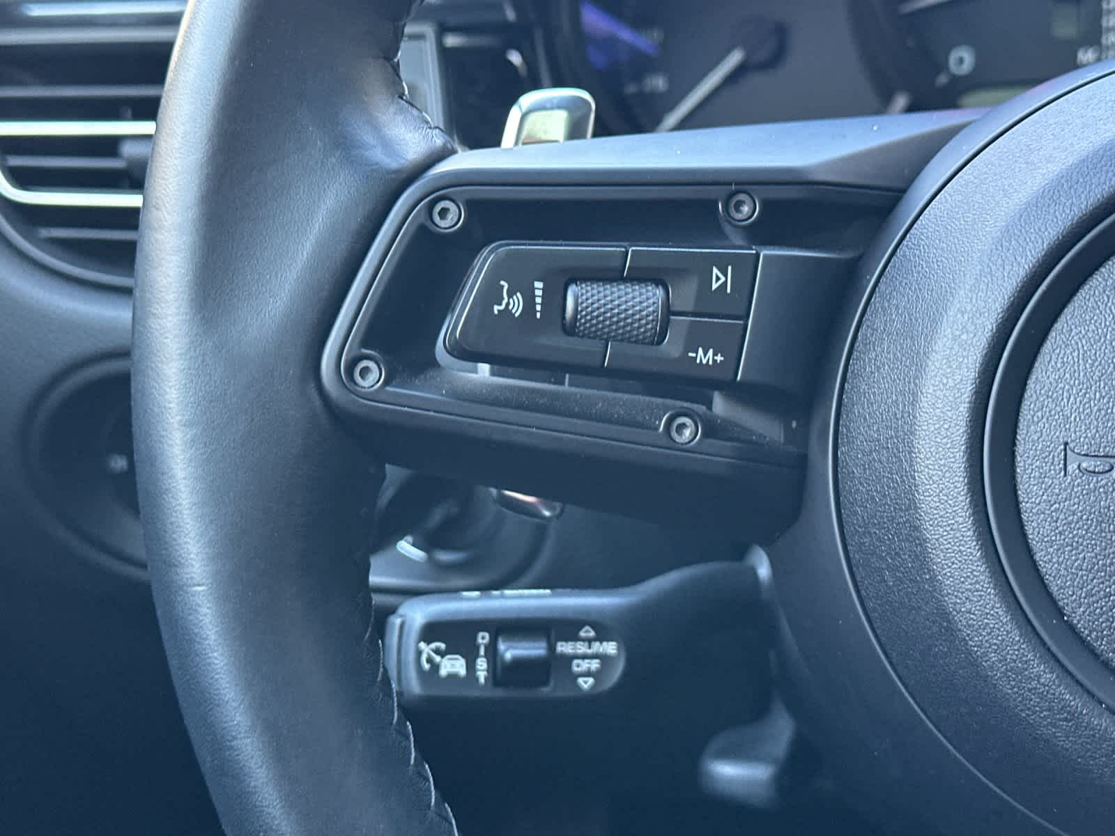 Thumbnail: 2025 Porsche Macan - 26