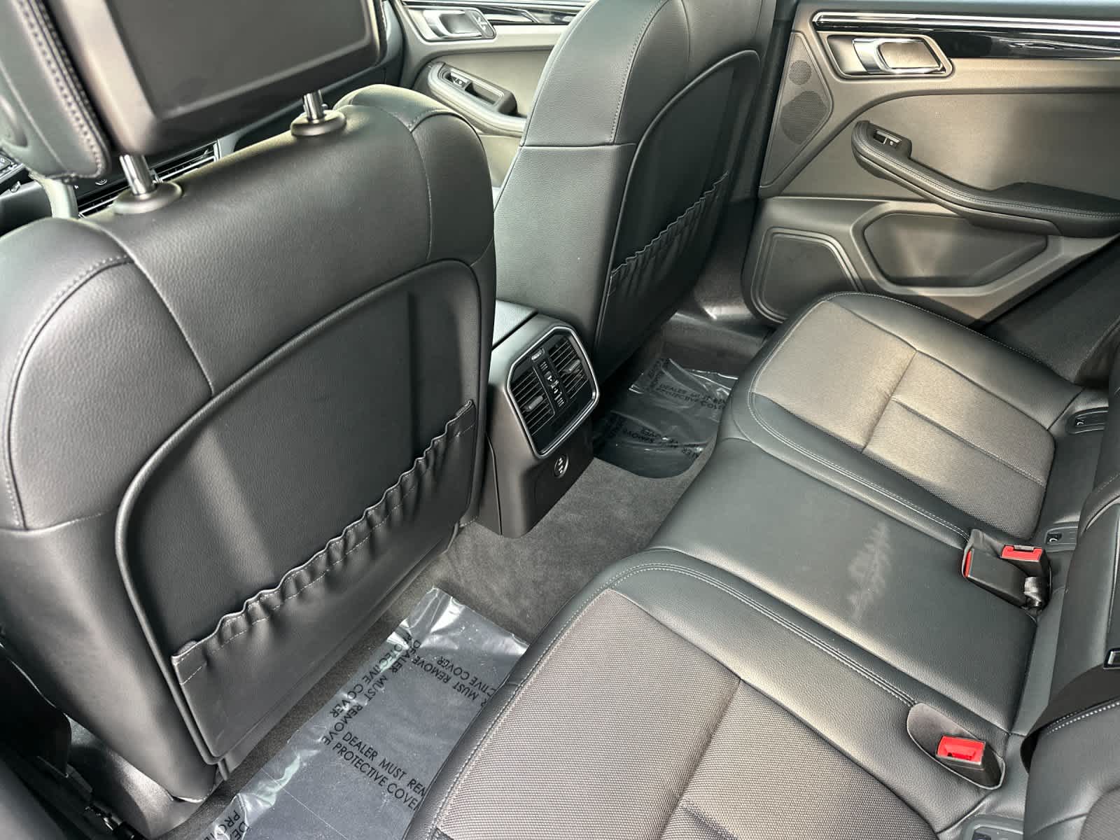 Thumbnail: 2025 Porsche Macan - 13