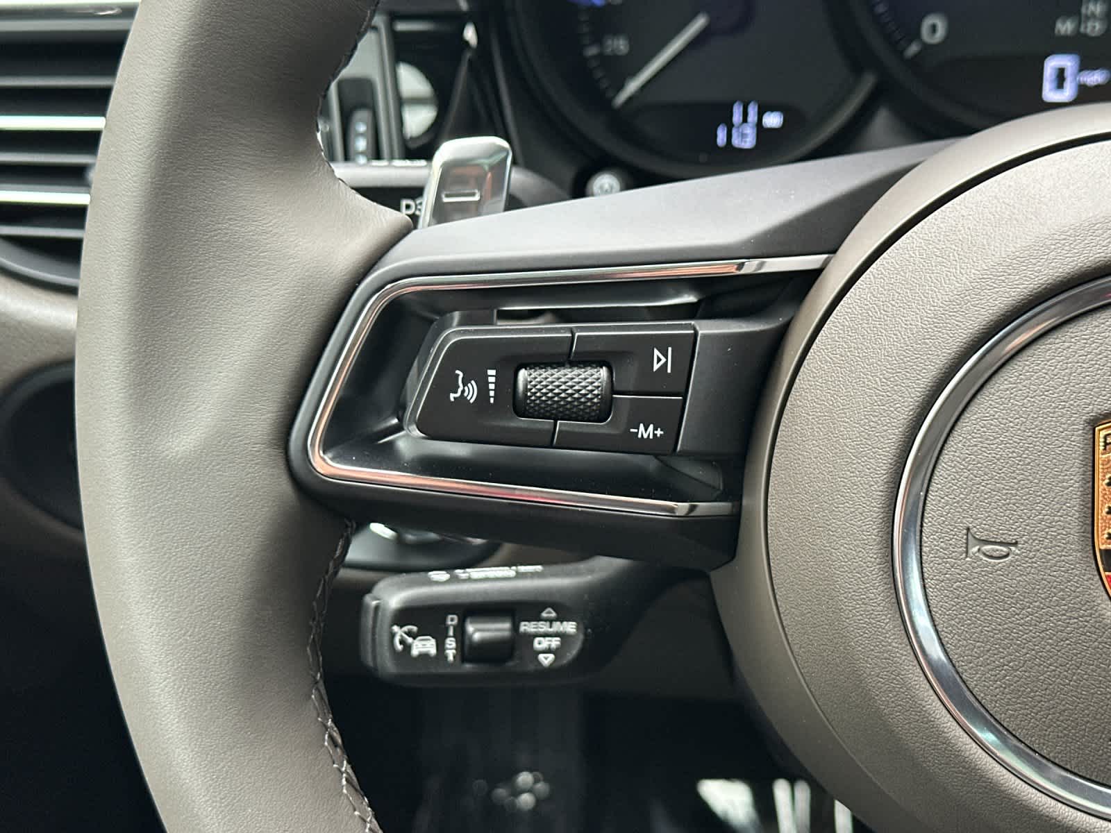 Thumbnail: 2026 Porsche Macan - 27