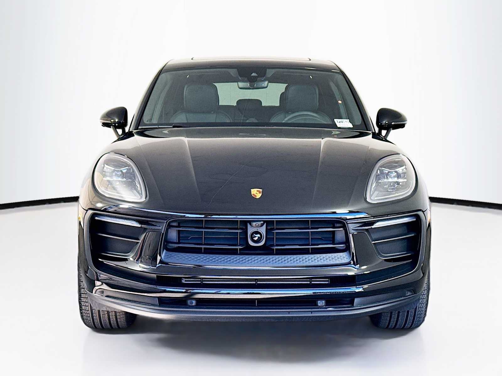 Thumbnail: 2026 Porsche Macan - 6