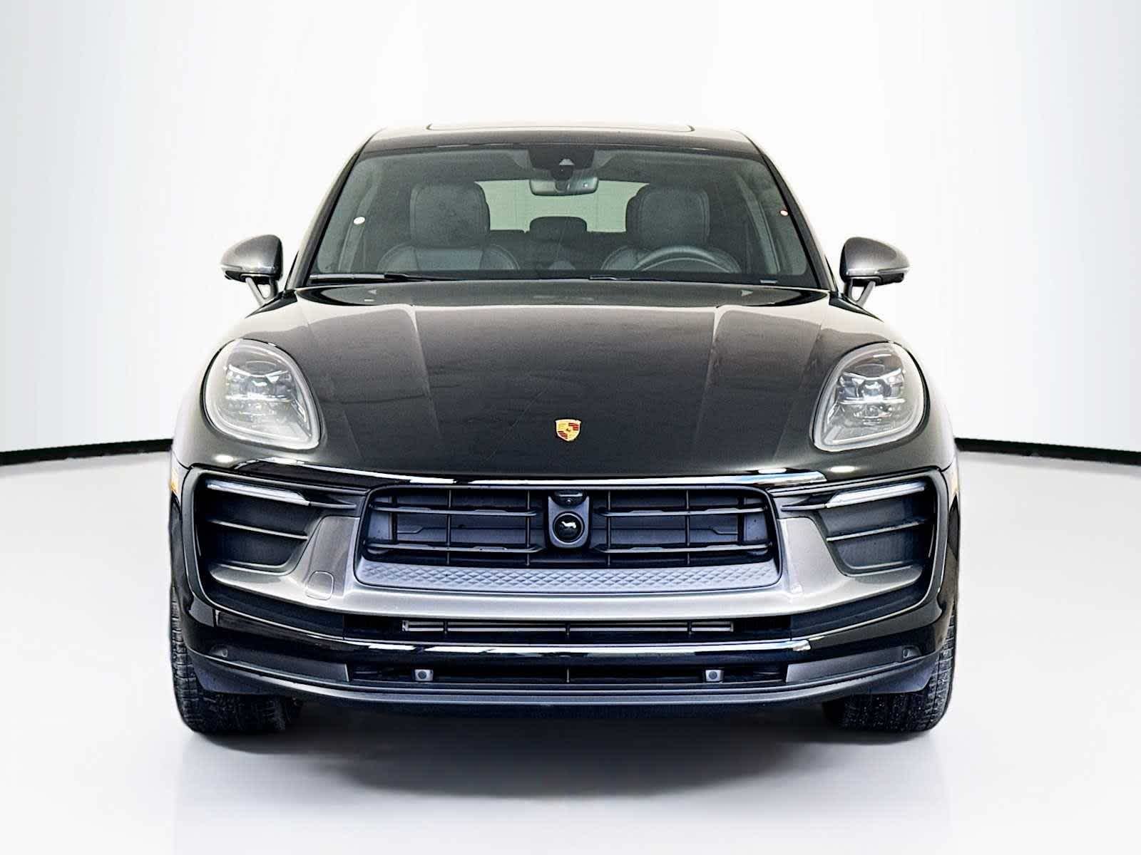 Thumbnail: 2026 Porsche Macan - 6