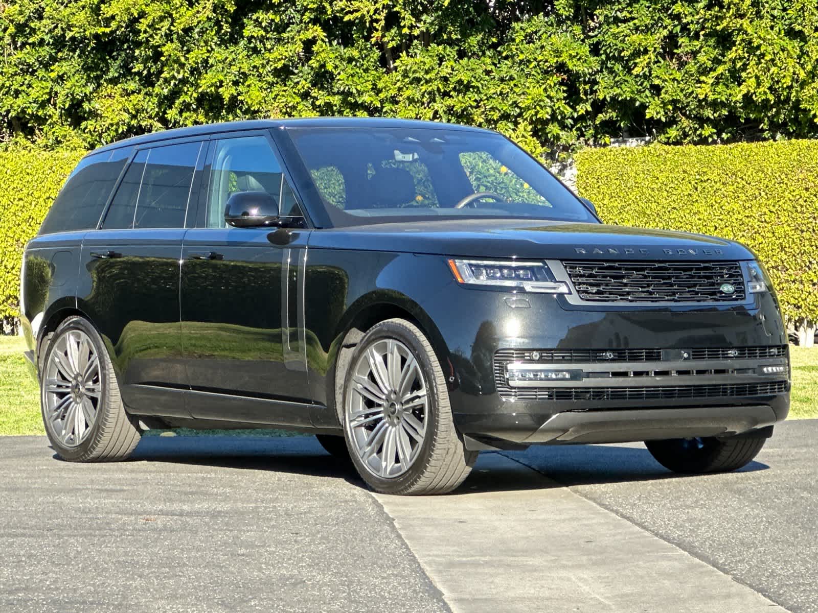 Thumbnail: 2023 Land Rover Range Rover - 10