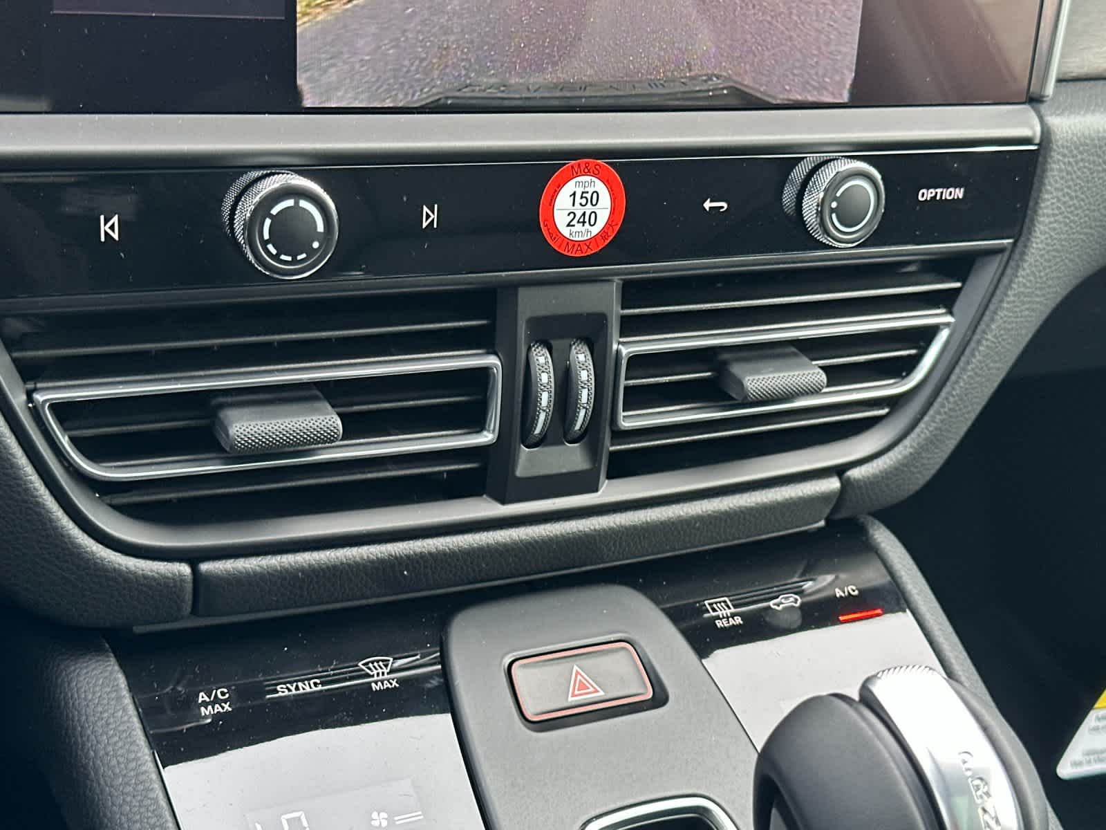 Thumbnail: 2026 Porsche Macan - 24