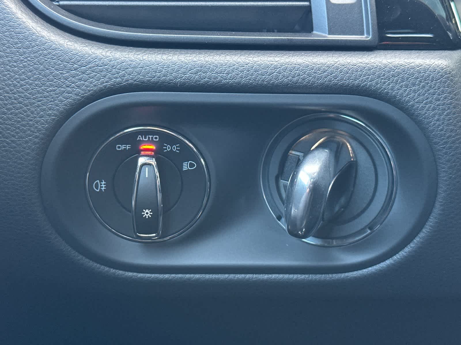 Thumbnail: 2026 Porsche Macan - 29