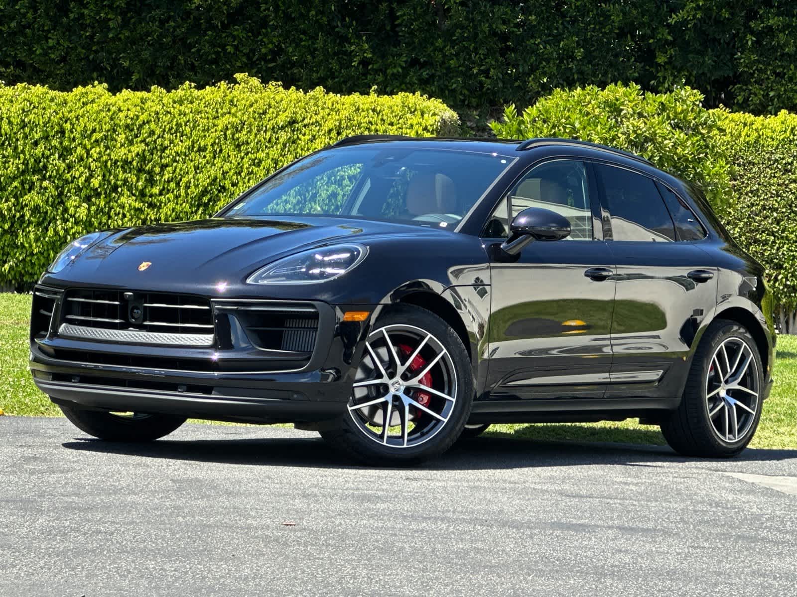 Thumbnail: 2026 Porsche Macan - 1