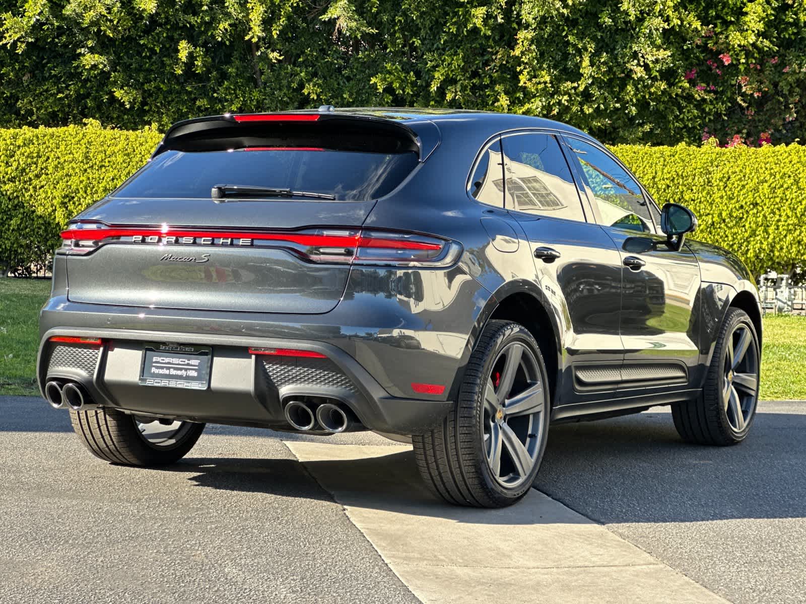 Thumbnail: 2026 Porsche Macan - 8