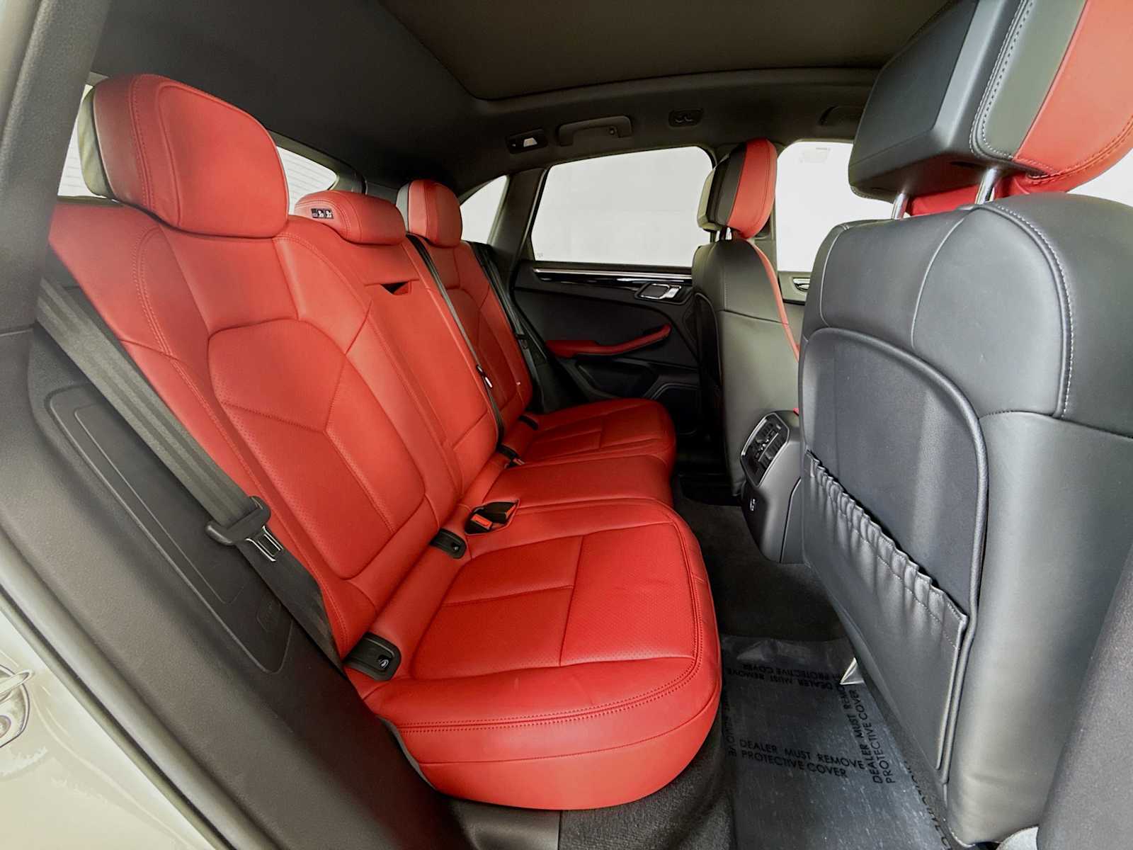 Thumbnail: 2021 Porsche Macan - 21