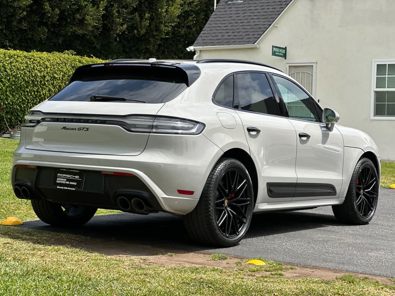 Thumbnail: 2023 Porsche Macan - 8