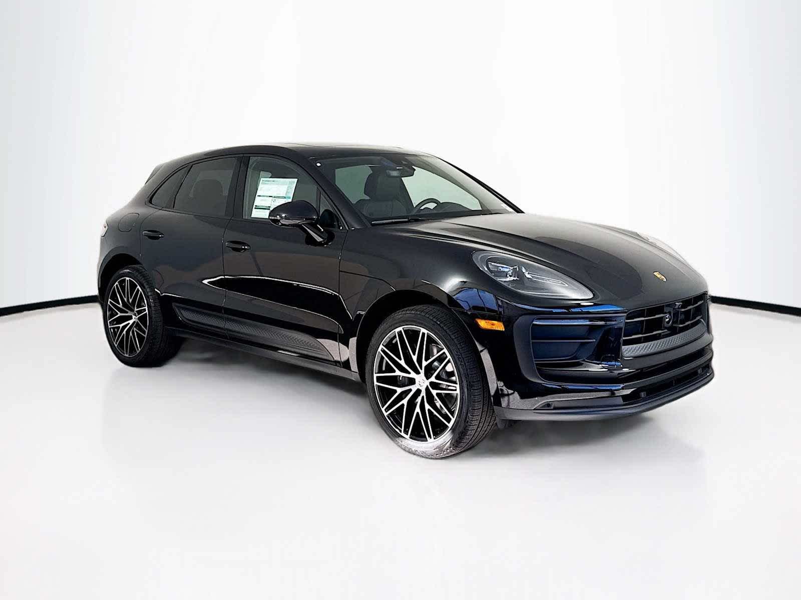 Thumbnail: 2026 Porsche Macan - 7