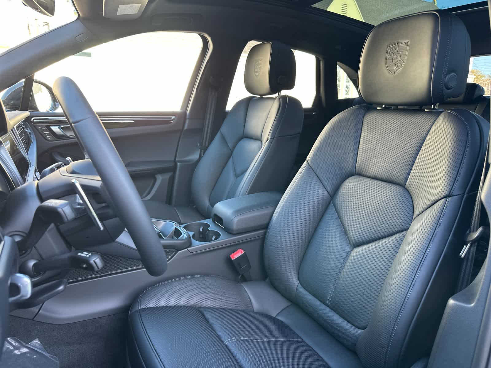 Thumbnail: 2025 Porsche Macan - 5