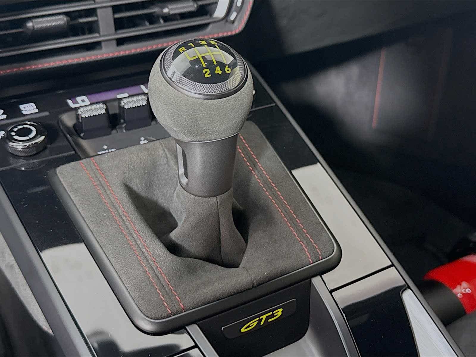 Thumbnail: 2022 Porsche 911 - 14