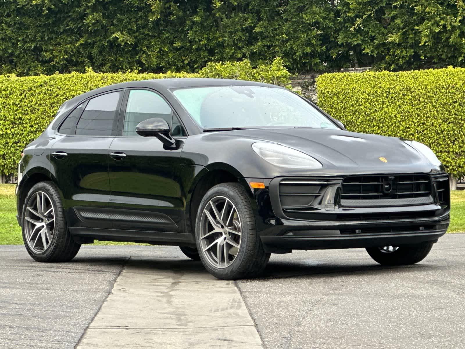 Thumbnail: 2025 Porsche Macan - 10