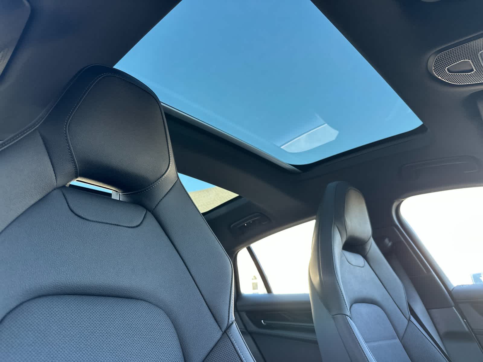 Thumbnail: 2026 Porsche Panamera - 17