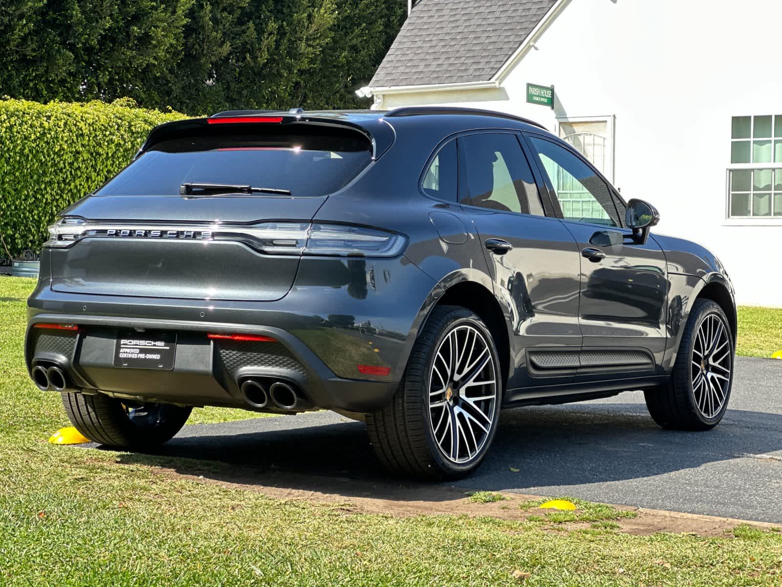 Thumbnail: 2026 Porsche Macan - 7