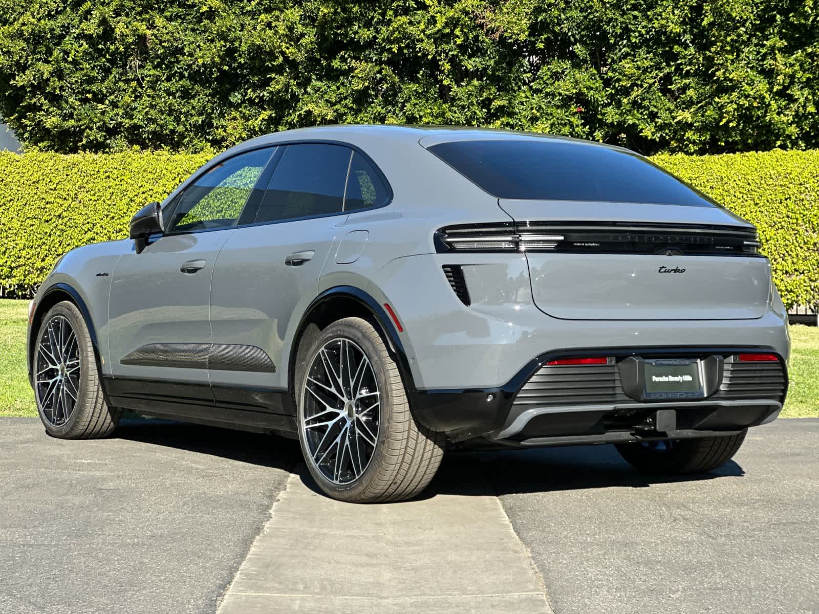 Thumbnail: 2025 Porsche Macan - 3