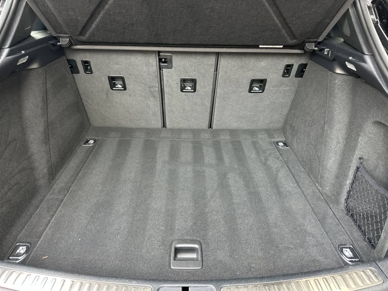 Thumbnail: 2025 Porsche Macan - 16